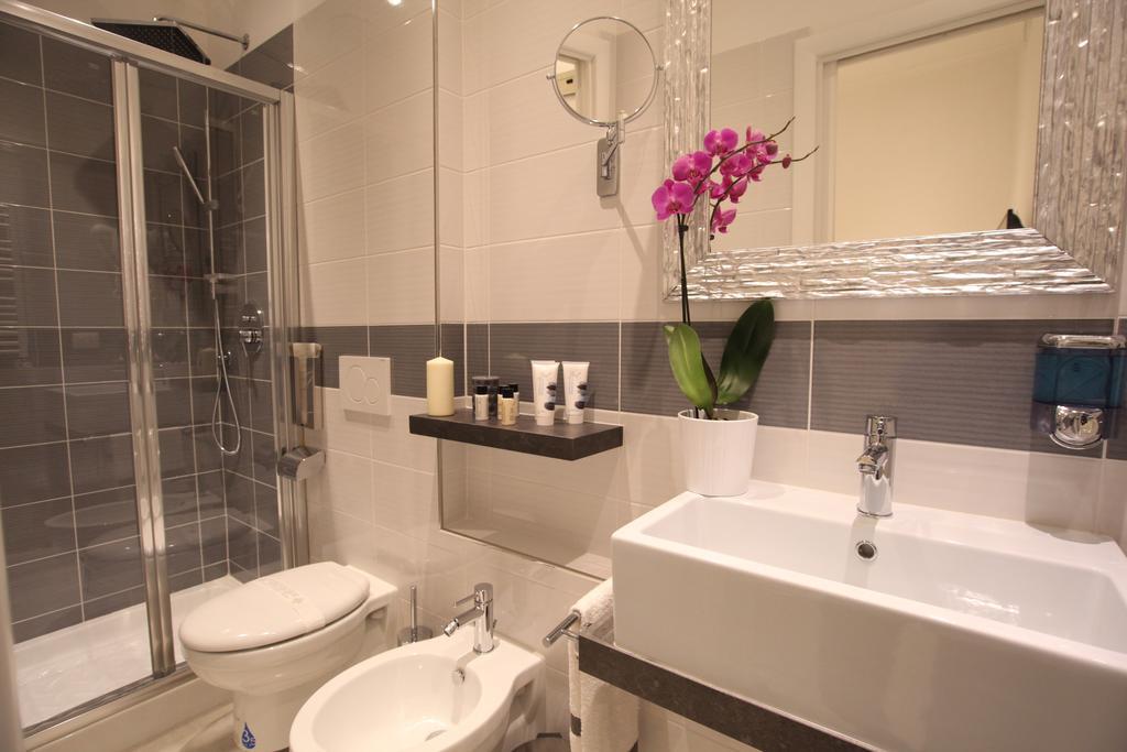 Interno 7 Luxury Pensión 2*