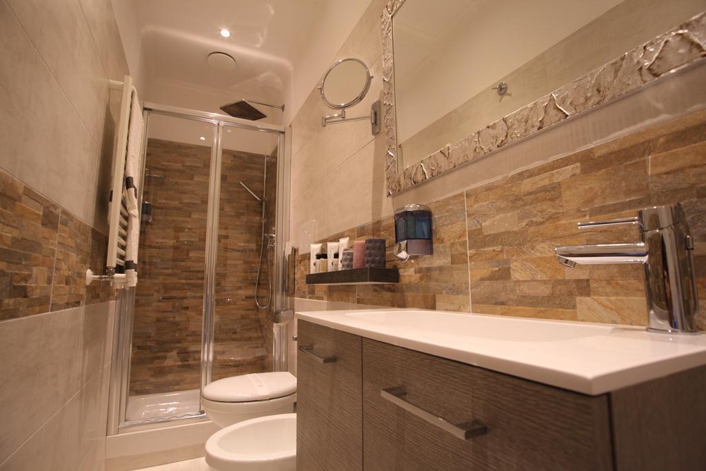Interno 7 Luxury Pensión 2*