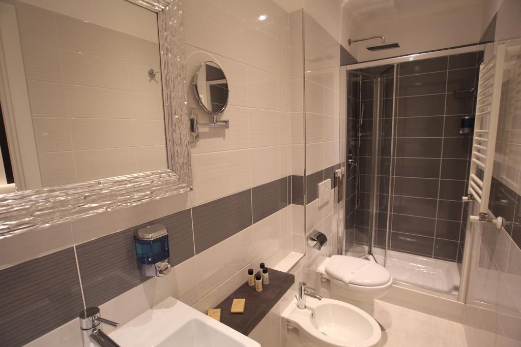 Interno 7 Luxury Pensión 2*